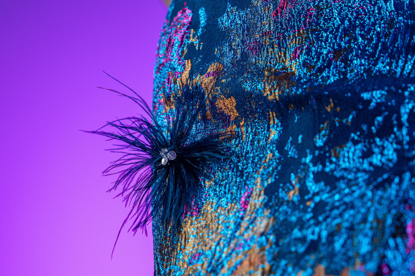 *Exclusive* Tang Qi Feather Set