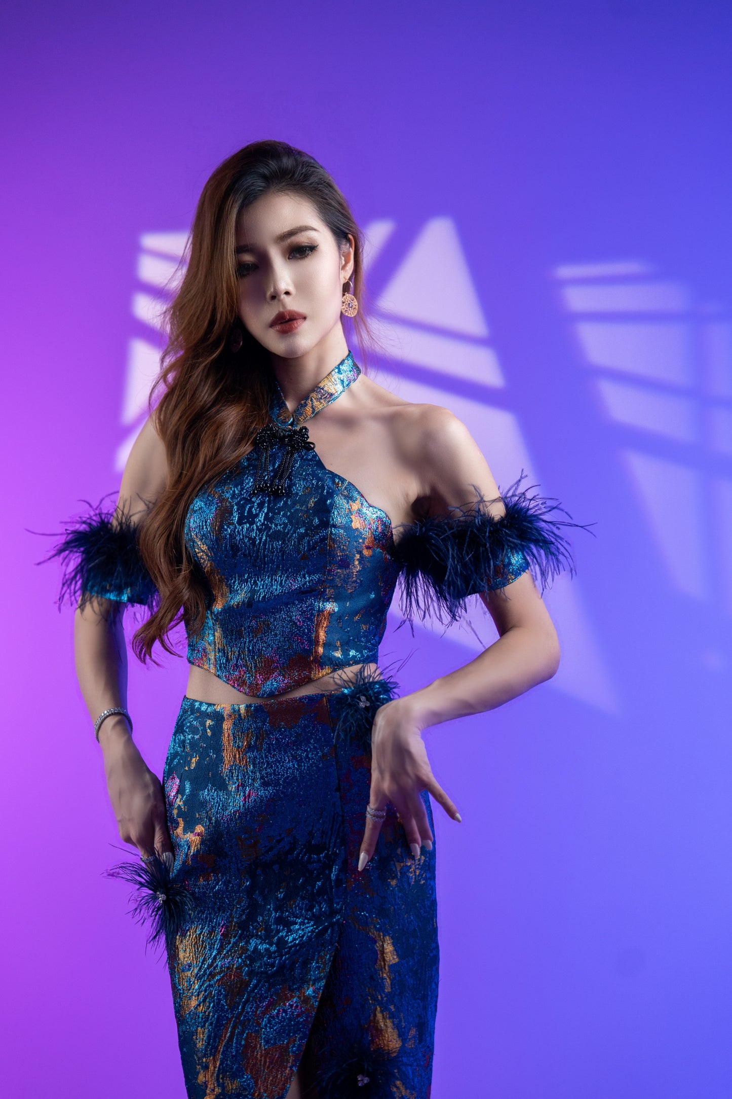 *Exclusive* Tang Qi Feather Set